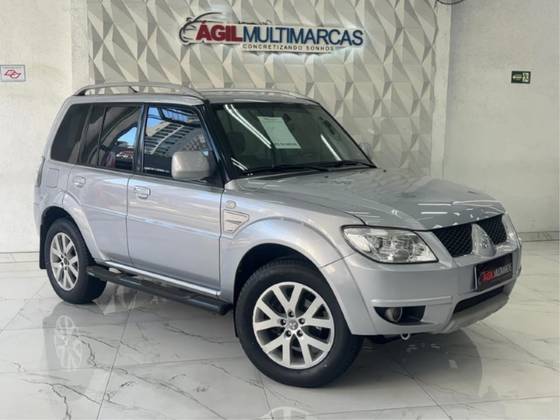 MITSUBISHI PAJERO TR4 2.0 4X2 16V 140CV FLEX 4P AUTOMÁTICO MITSUBISHI PAJERO TR4 2.0 4X2 16V 140CV FLEX 4P AUTOMÁTICO